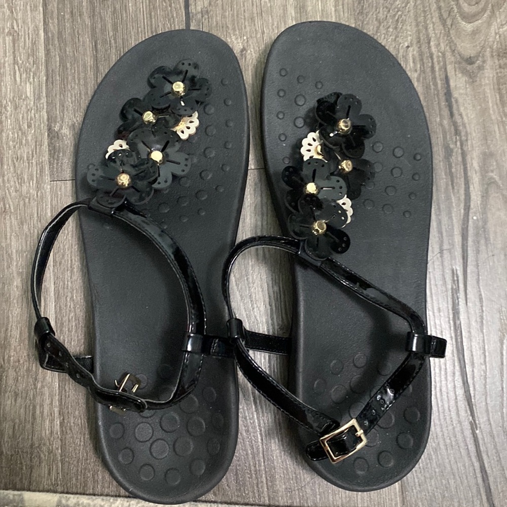 Vionic Black Floral Sandal